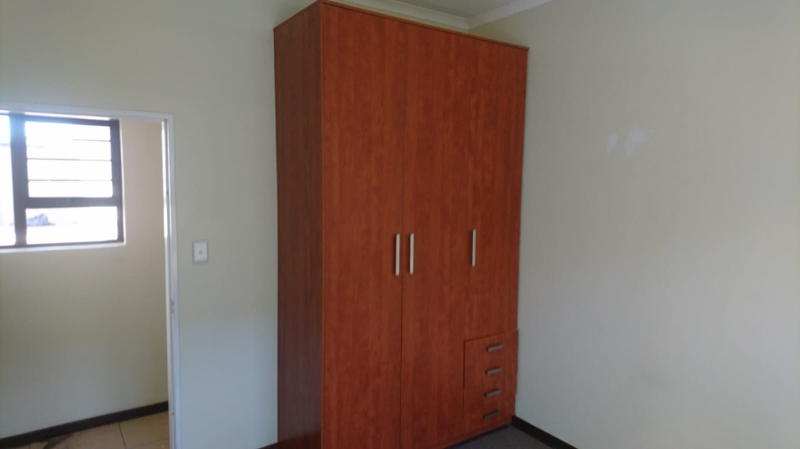 To Let 3 Bedroom Property for Rent in Hillside Free State